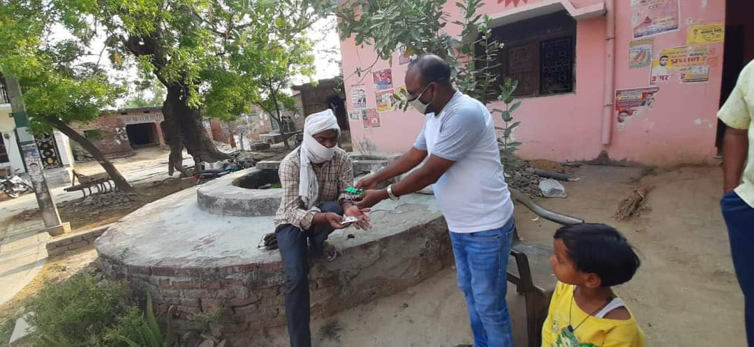 Bande Bharats Medicine Distribution Program in Rural Areas Affected By Corona